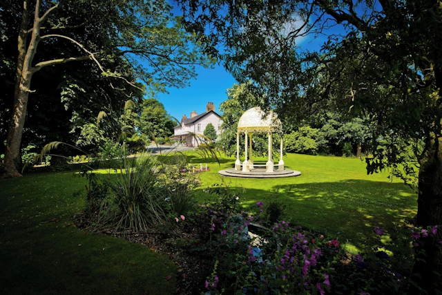 Plas Dinas Country House