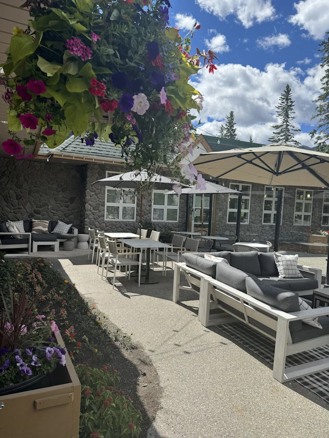 Coast Canmore Hotel & Conference Centre