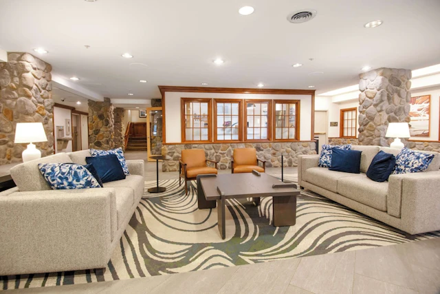 Coast Canmore Hotel & Conference Centre