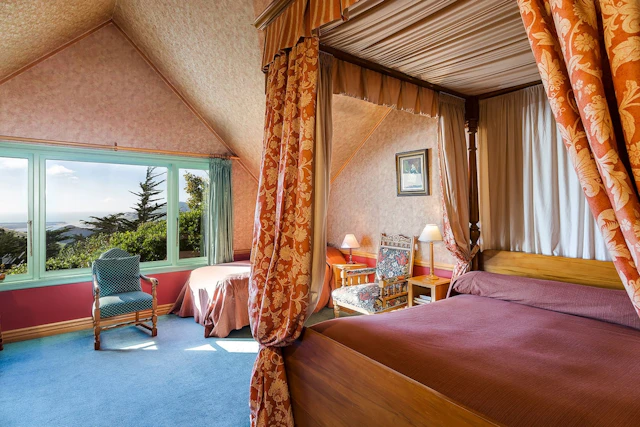 Larnach Lodge