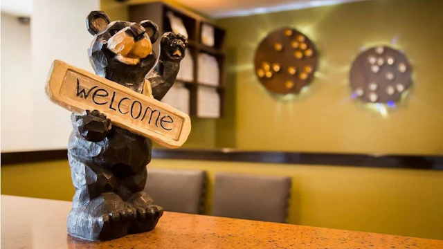 White Pines Inn & Suites