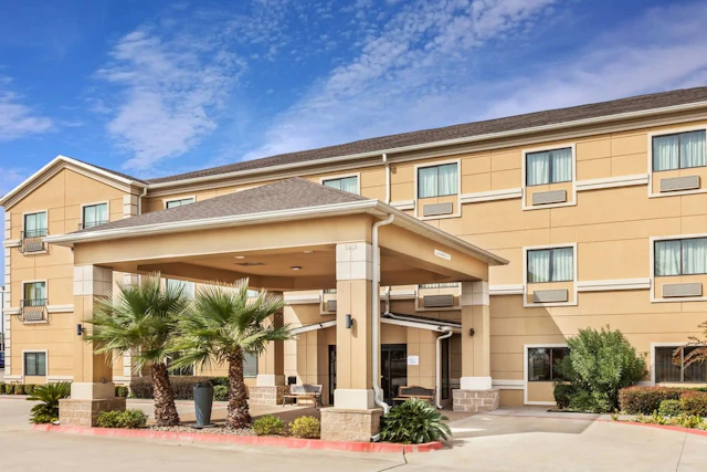 Grander Inn & Suites by IHG