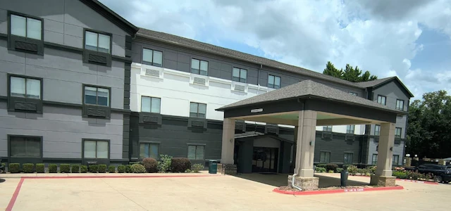 Grander Inn & Suites by IHG