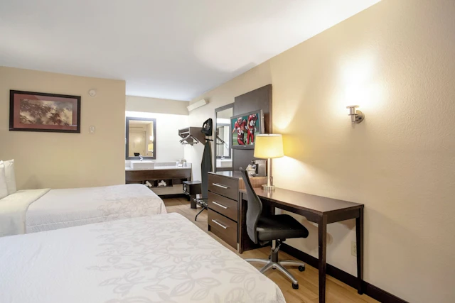 Red Roof Inn PLUS+ St Louis - Forest Park/ Hampton Ave 