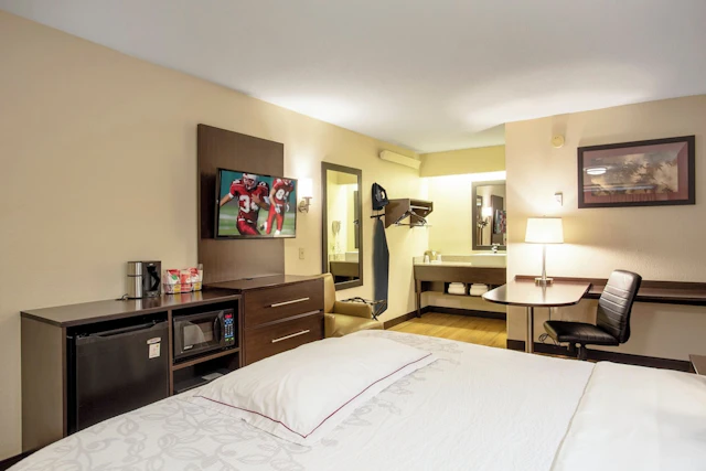 Red Roof Inn PLUS+ St Louis - Forest Park/ Hampton Ave 