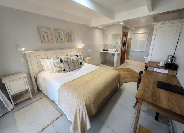 Oyster Bay Lodge