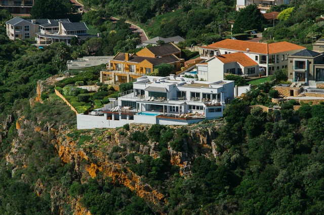 Head over Hills Luxury Retreat