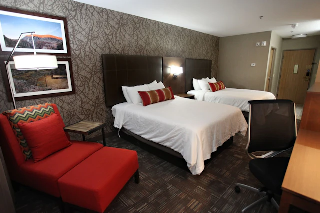 Best Western Plus Cottontree Inn
