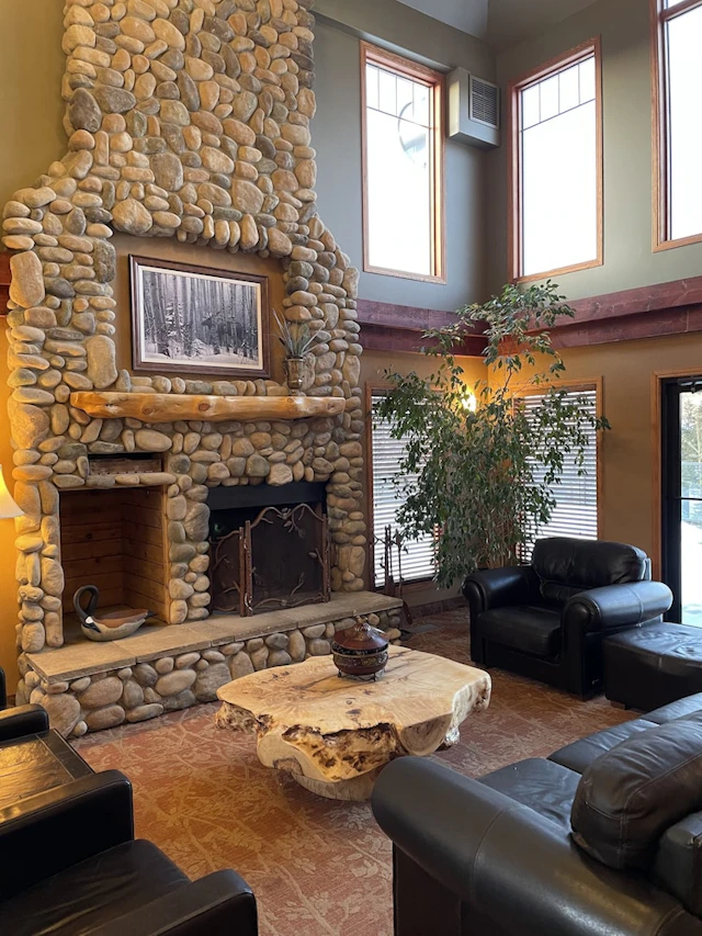 Elkwater Lake Lodge