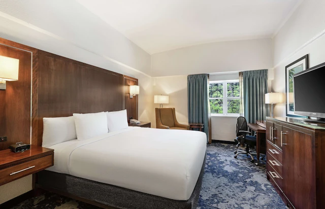 Doubletree by Hilton Cape Cod - Hyannis