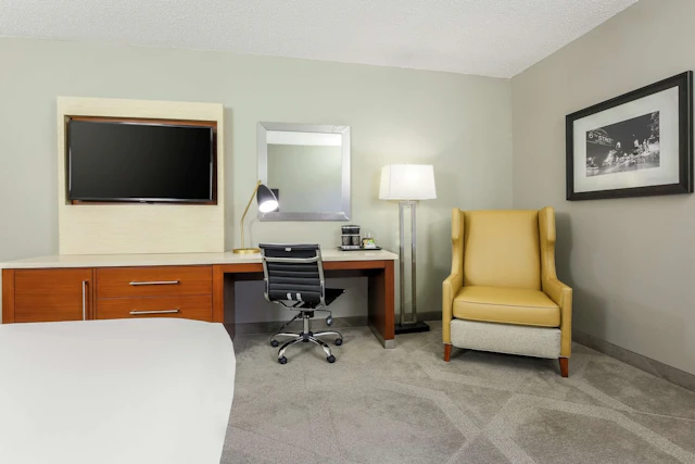DoubleTree by Hilton Austin - University Area