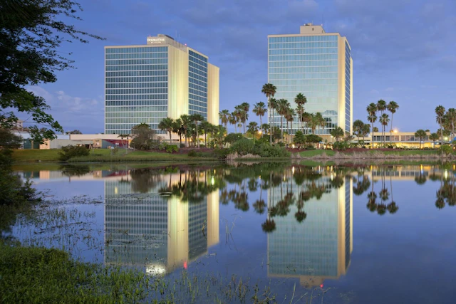 DoubleTree by Hilton at the Entrance to Universal Orlando