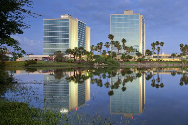 DoubleTree by Hilton at the Entrance to Universal Orlando