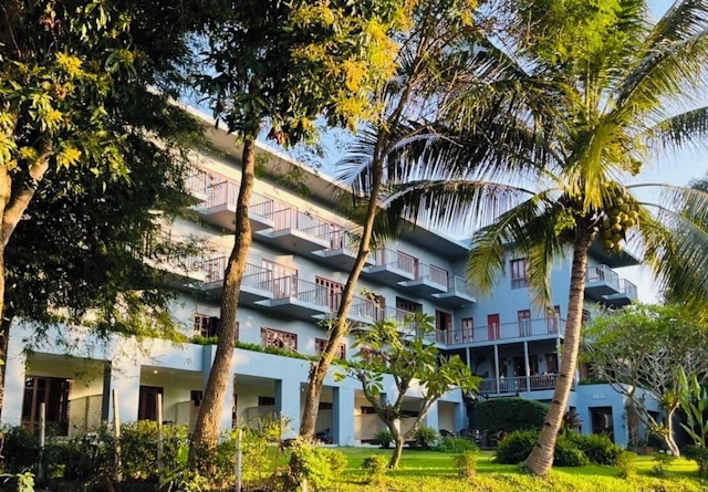 Riverhouse Resort