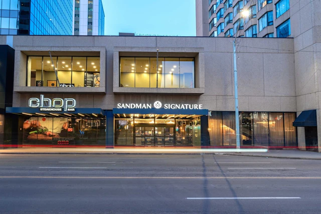 Sandman Signature Edmonton Downtown Hotel