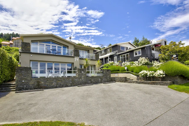 Queenstown House
