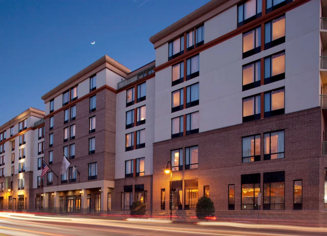 DoubleTree by Hilton Hotel Savannah Historic District