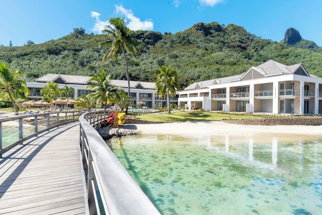 Cook's Bay Hotel and Suites