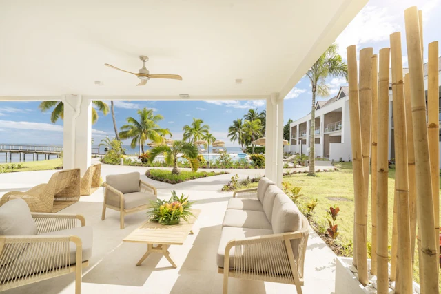Cook's Bay Hotel and Suites