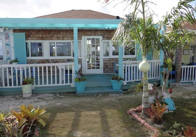 Rollezz Villas Beach Resort