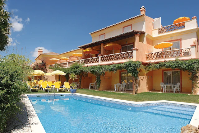 Costa D’Oiro Ambiance Village