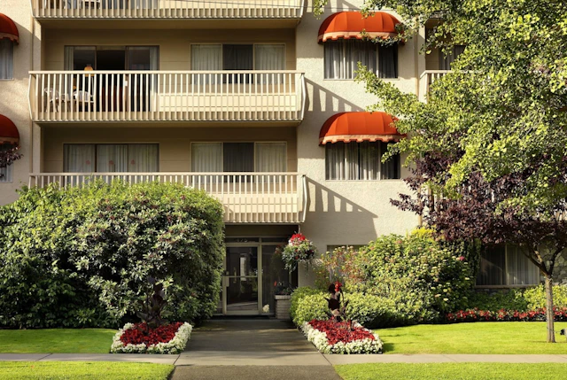 Royal Scot Hotel & Suites, Trademark Collection by Wyndham