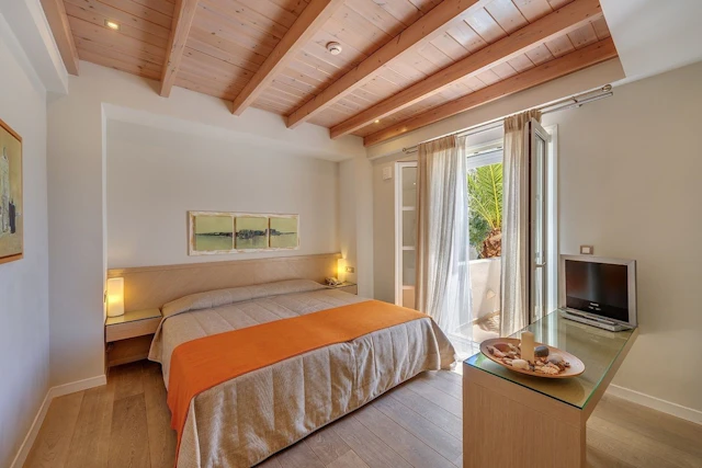 Nissaki Beach Hotel