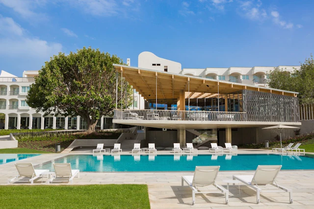 Ozadi Tavira Hotel