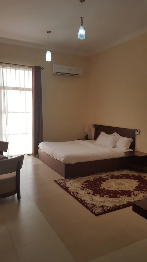 Al Ayjah Plaza Hotel