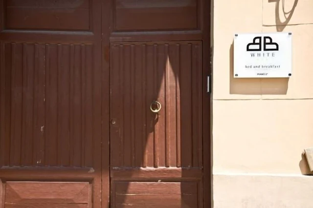 B&B White