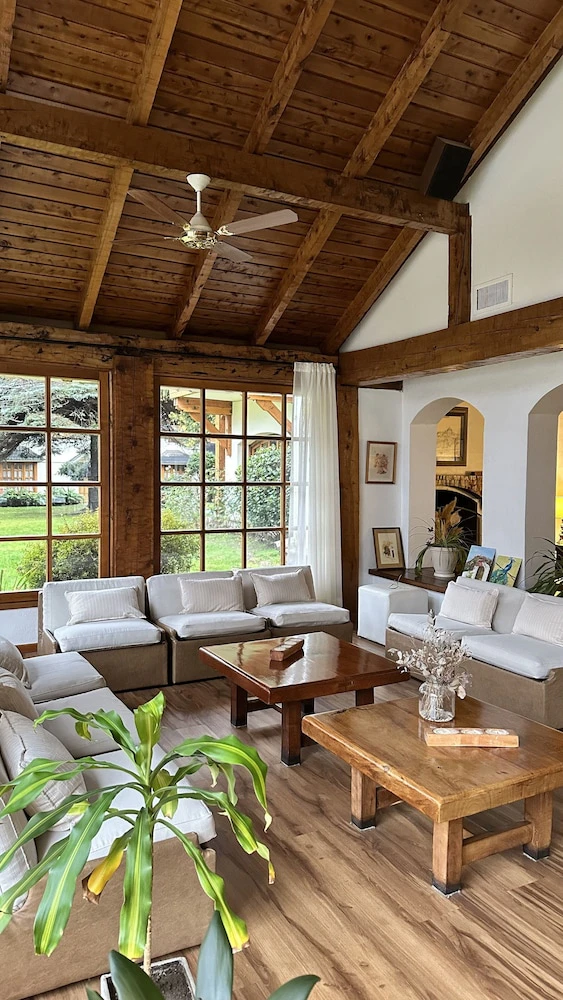 Le Village Hotel y Cabañas