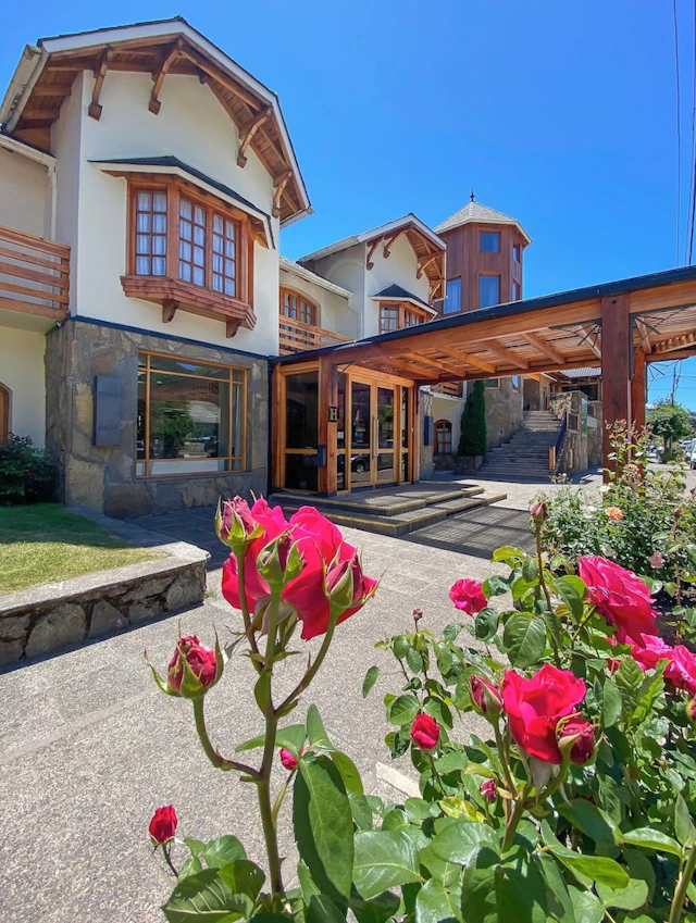 Le Village Hotel y Cabañas