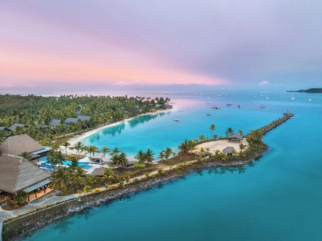 Plantation Island Resort