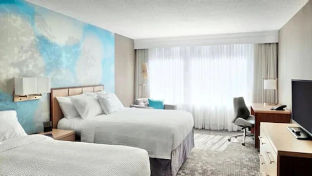 Courtyard by Marriott Downtown Toronto