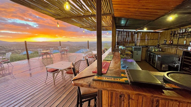 River Crossing Lodge