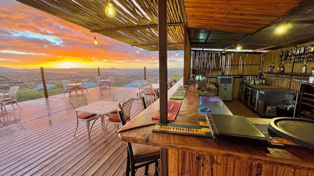 River Crossing Lodge