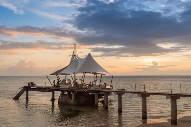 Coco de Mer Hotel and Black Parrot Suites