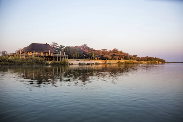Hakusembe River Lodge