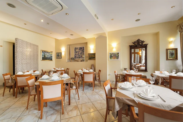 Hotel Peristil