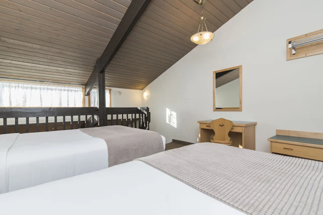 Rocky Mountain Ski Lodge