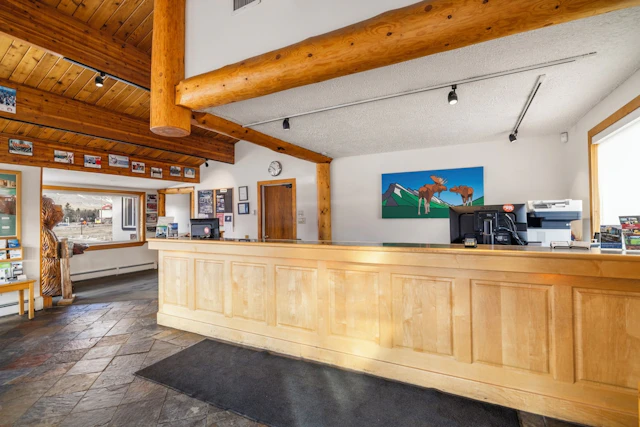 Rocky Mountain Ski Lodge