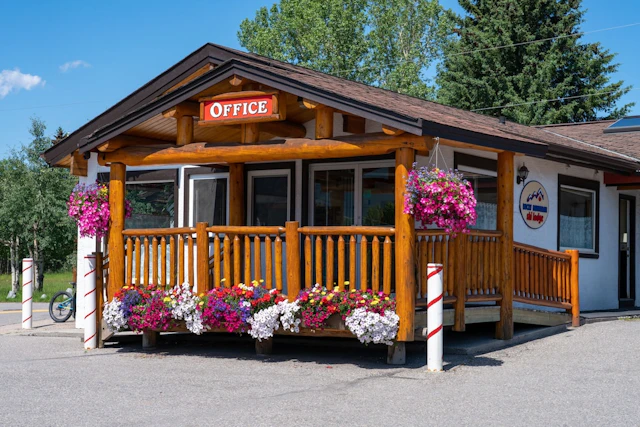 Rocky Mountain Ski Lodge