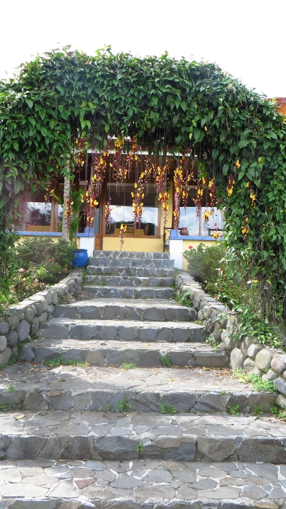 Guayabo Lodge