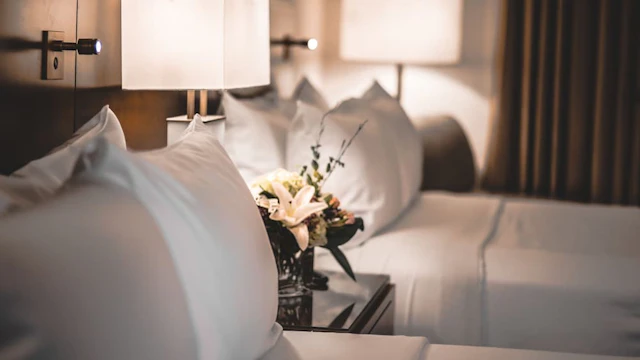 Lord Elgin Hotel