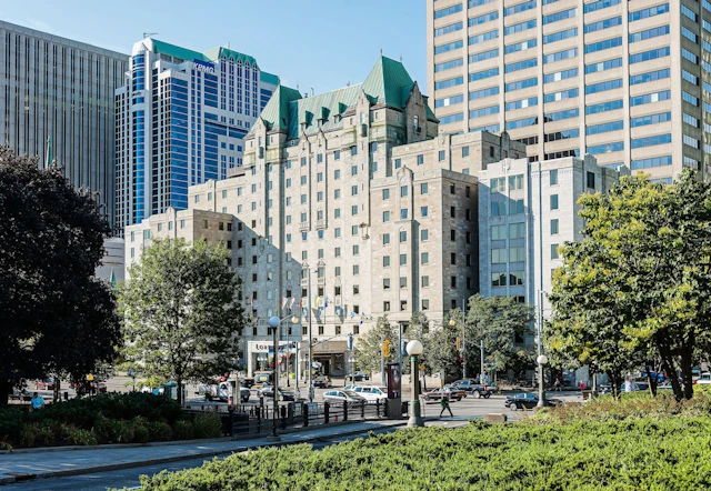 Lord Elgin Hotel