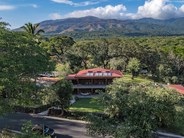 Hotel Hacienda Guachipelin